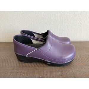 Dansko Kids Purple Clogs Shoes Size 33 (US 1.5- 2) Slip On Comfortable
